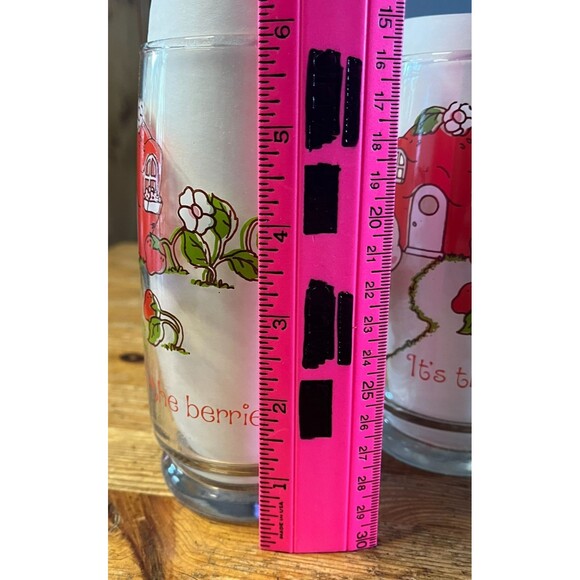 Vintage Strawberry Shortcake Drinking Glasses Set of 2 It’s The Berries 6" 1980 - Picture 6 of 6